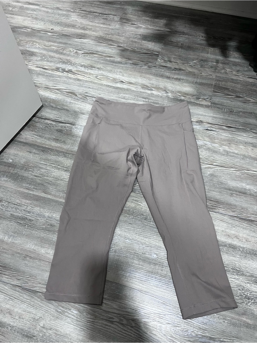 Womens Gray Active Cropped Leggings